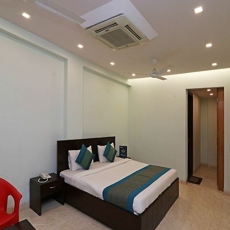 Oyo 9664 Sector 48 Hotel Гургаон Екстериор снимка