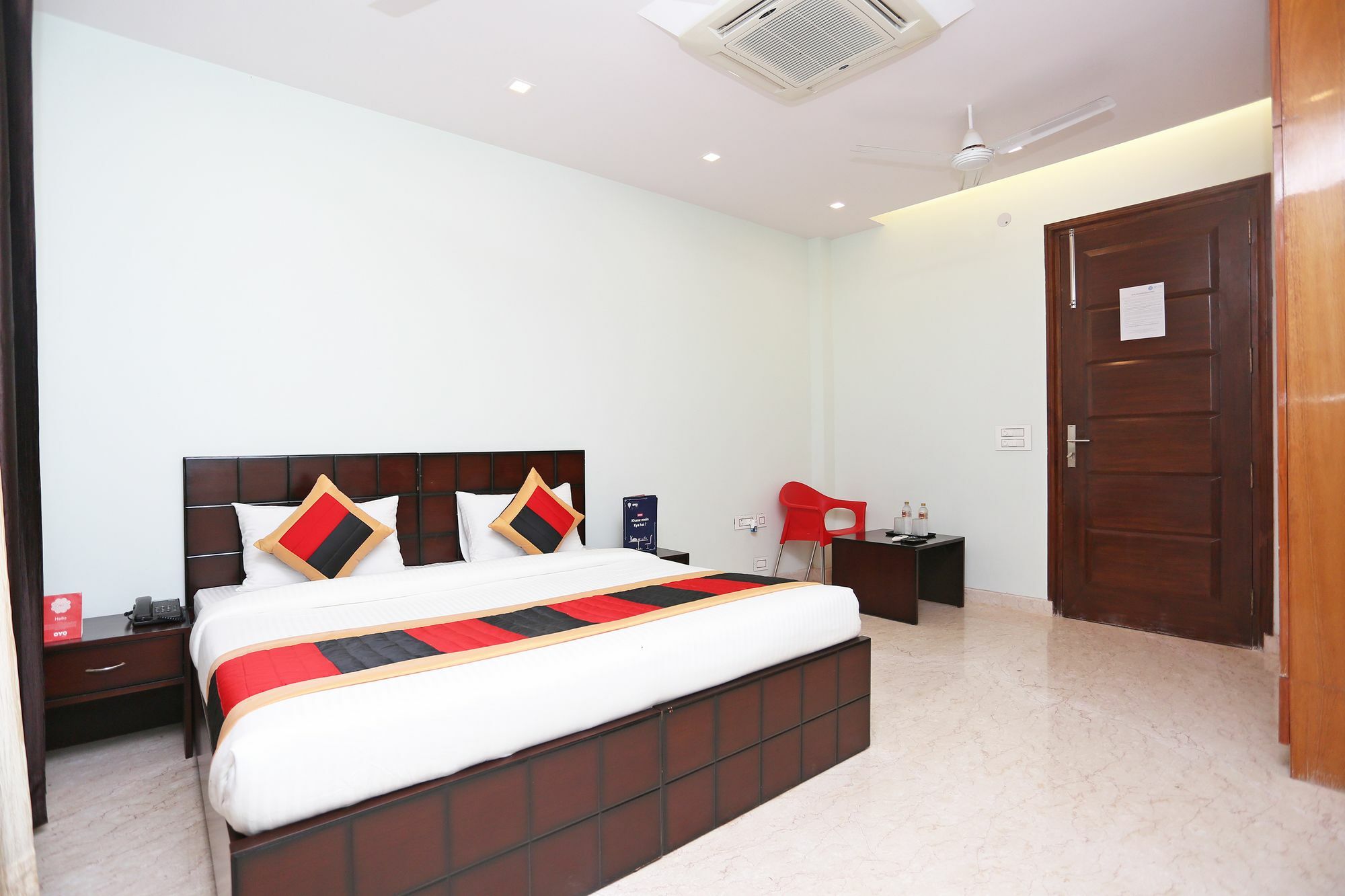 Oyo 9664 Sector 48 Hotel Гургаон Екстериор снимка