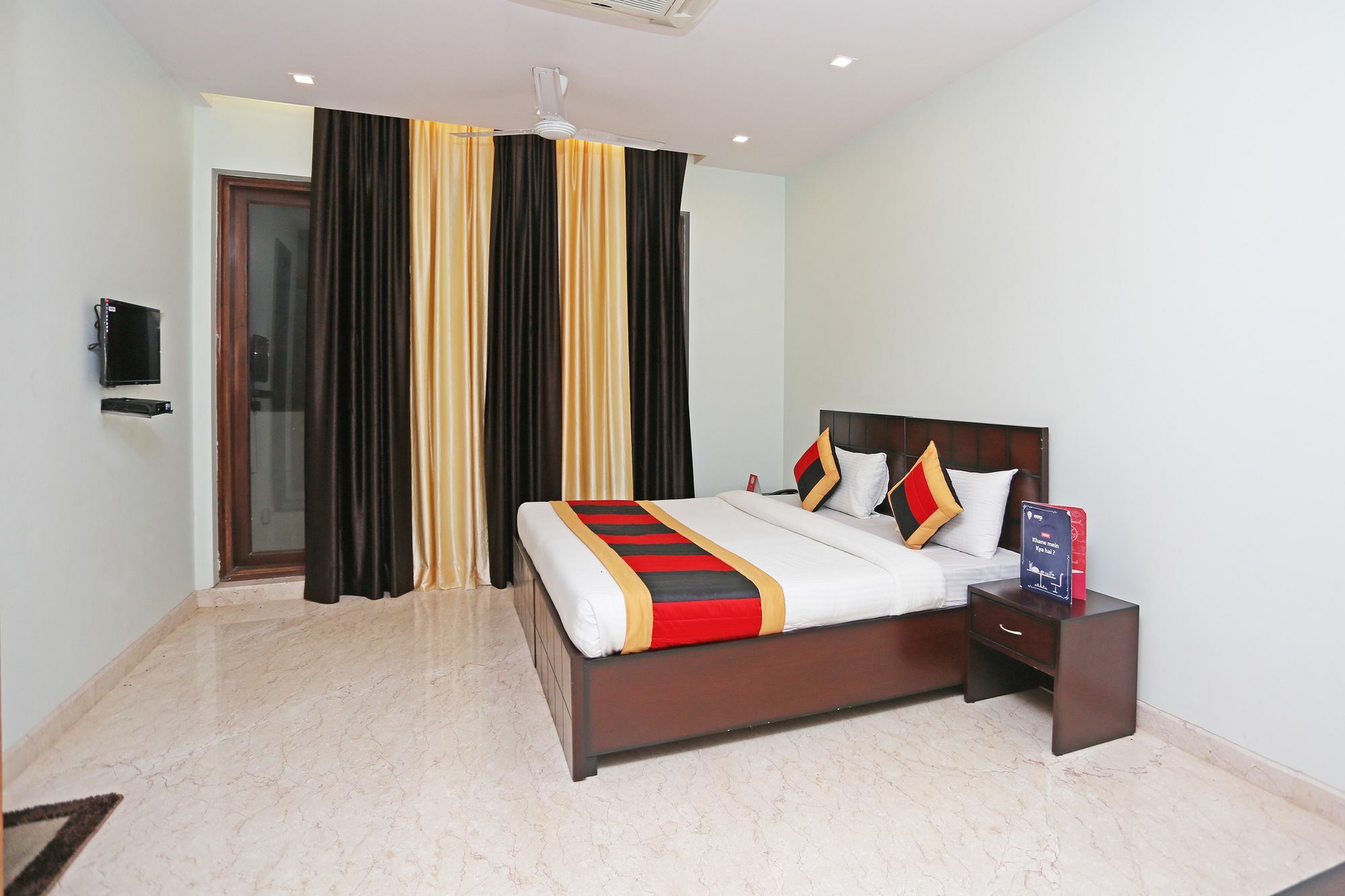 Oyo 9664 Sector 48 Hotel Гургаон Екстериор снимка